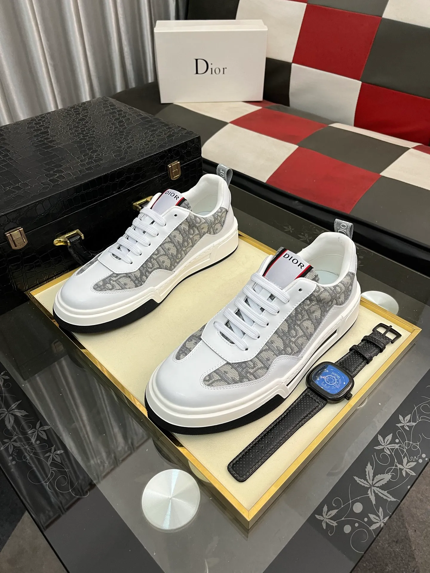 Men's men's shoes 💰420⌚️⌚️[Dior] 25ss new product B01 moral training shoes. The toe size design is a bit wider. The upper foot comfort is perfect. The threads are beautiful. Perfectly adaptable to trousers. Decorated with various classic details. Ideal for daily styling. Can be matched with various casual items to create exquisite looks. Fabric: First layer cowhide/lining sheepskin TPU original outsole Code number: 38-443️⃣Colors available
